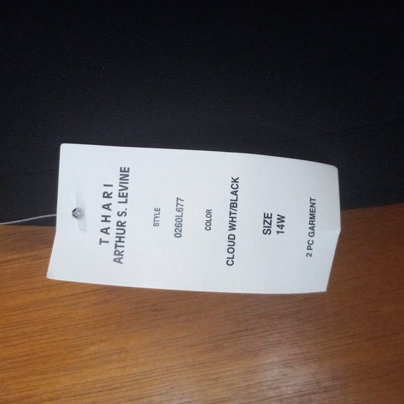 NWT Tahari Arthur S. Levine 2 piece garment blazer and trousers - Picture 16 of 16